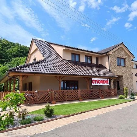 Penzion Pod Tureckom Hotel Trencianske Bohuslavice Ngoại thất bức ảnh