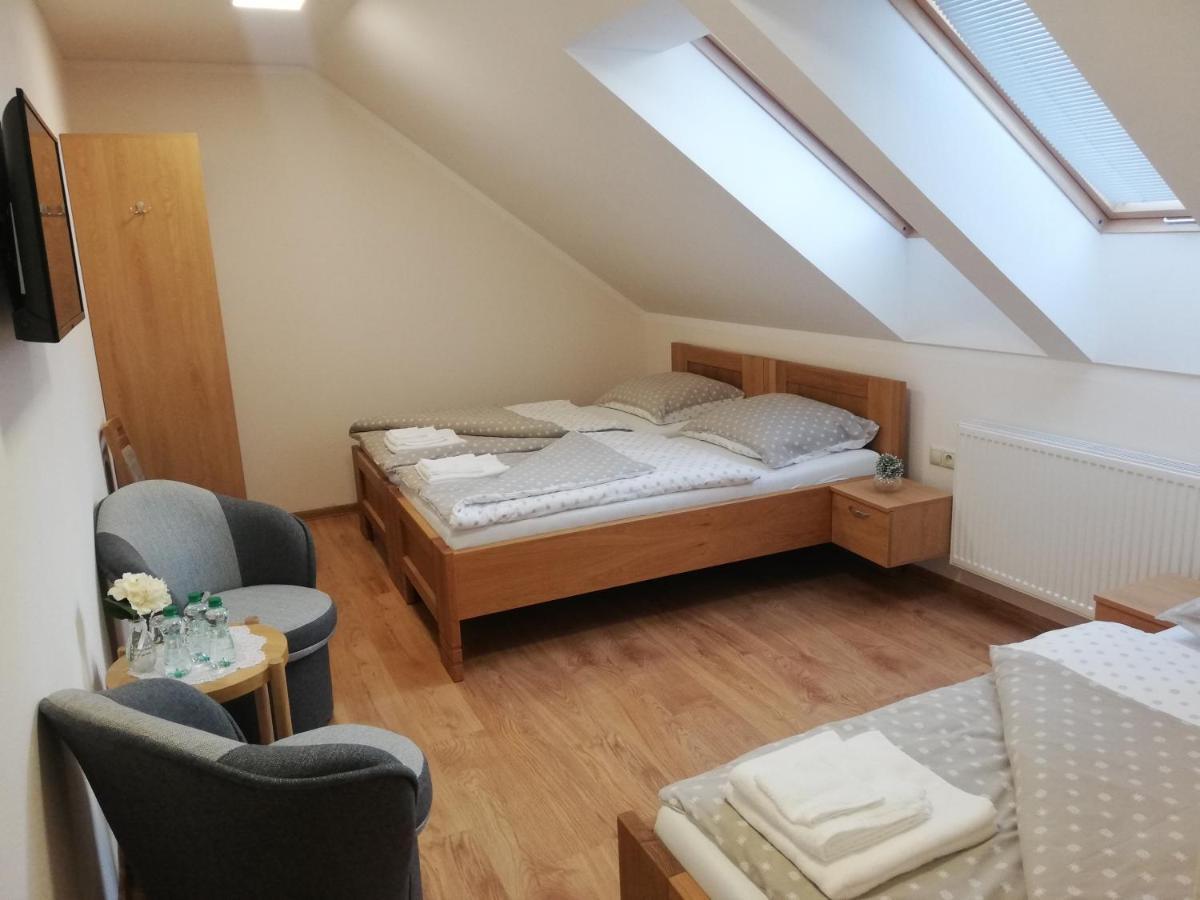 Penzion Pod Tureckom Hotel Trencianske Bohuslavice Ngoại thất bức ảnh