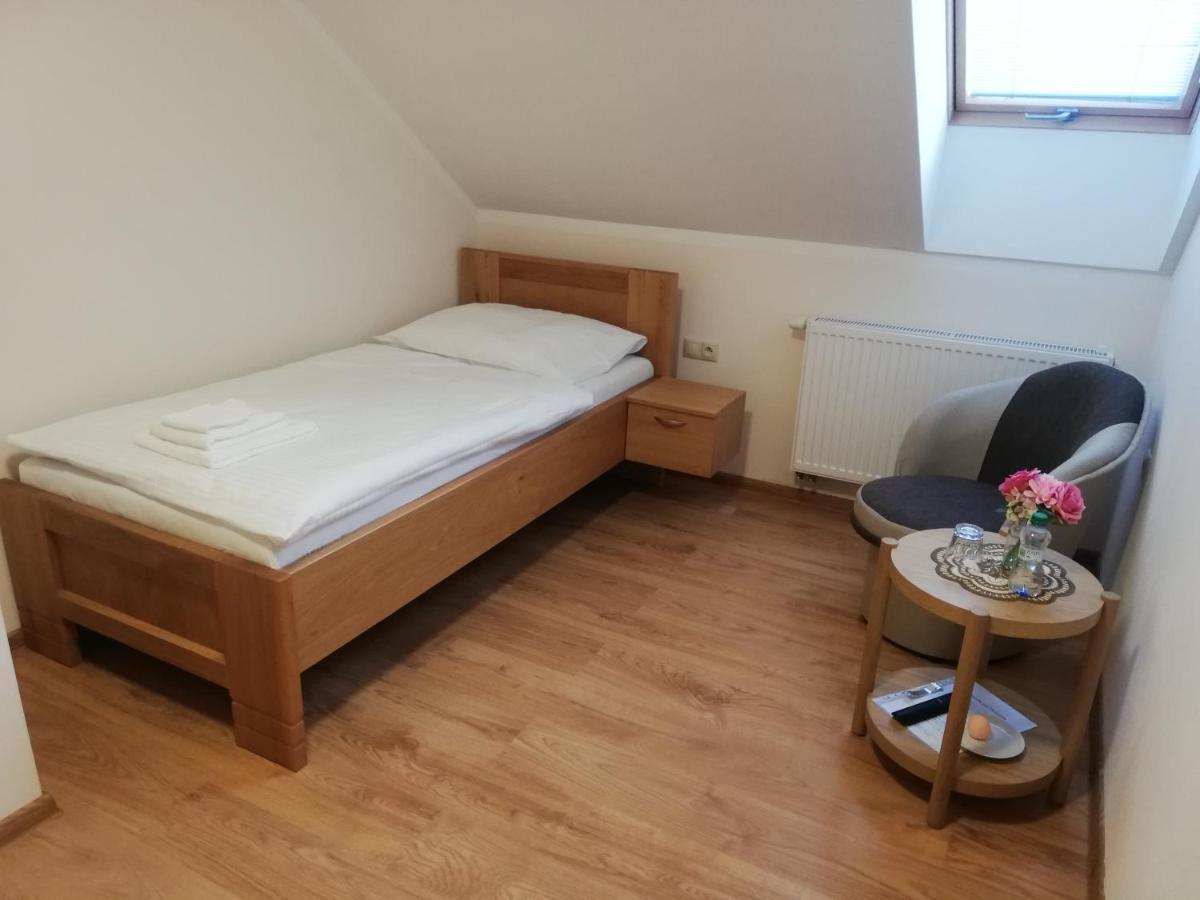 Penzion Pod Tureckom Hotel Trencianske Bohuslavice Ngoại thất bức ảnh