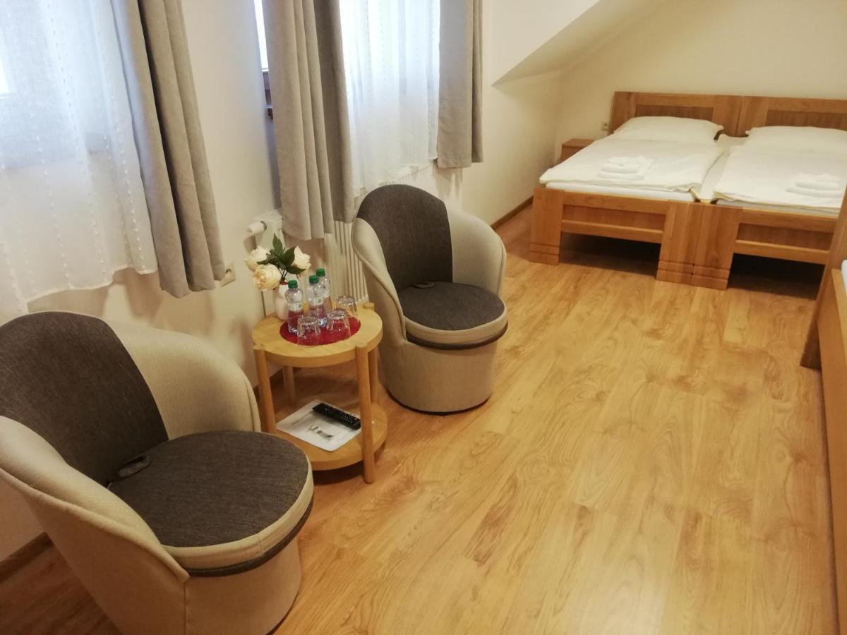 Penzion Pod Tureckom Hotel Trencianske Bohuslavice Ngoại thất bức ảnh